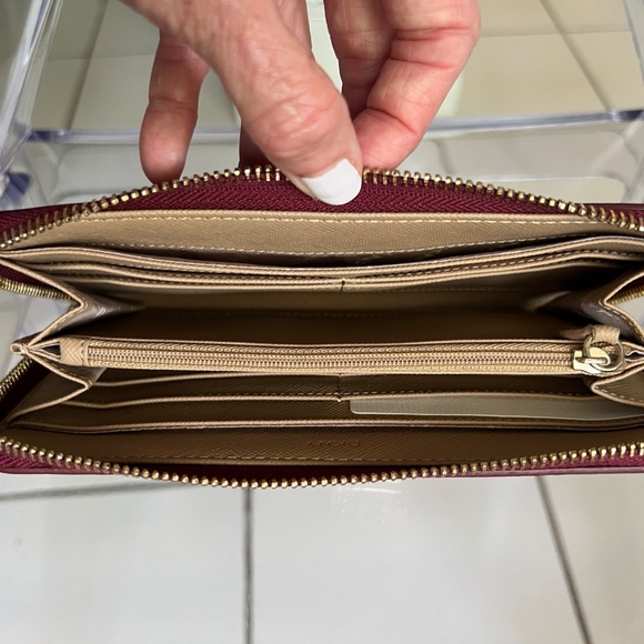 New DKNY Burgundy Saffiano Leather Bryant Park Zip Around Wallet - Picture 9 of 12